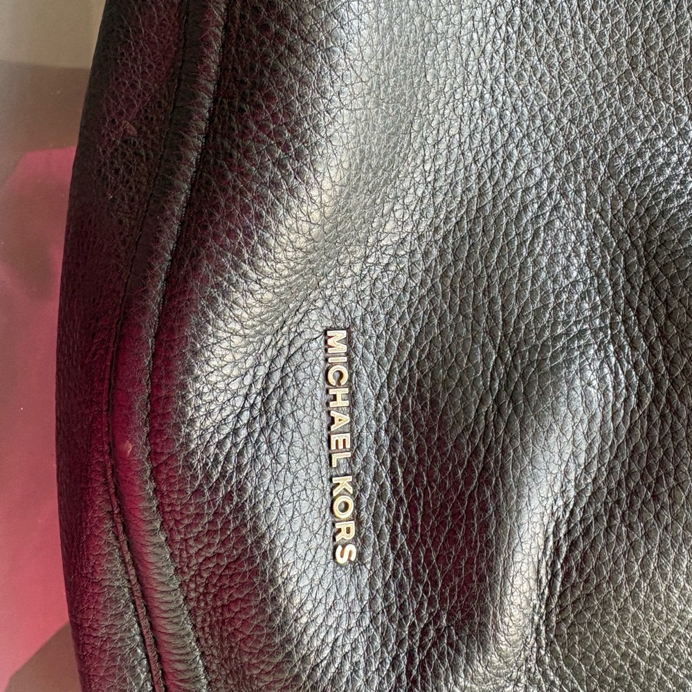 Michael Kors Lydia Hobo Bag - Picture 4 of 17